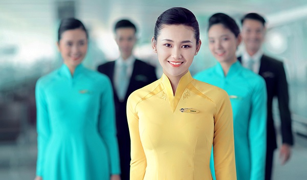 Grace in the air, tradition in every step, Vietnam Airlines showcases elegance while on duty