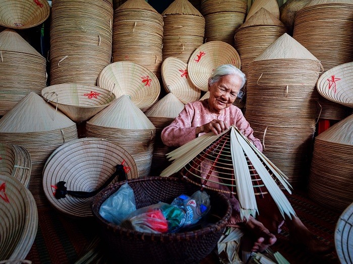 Conical hat is so iconic in Vietnam that you definitely want to bring back home one of these