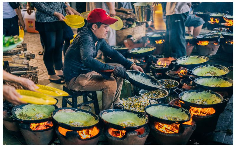 Vegetarian Banh Xeo in Saigon food tour