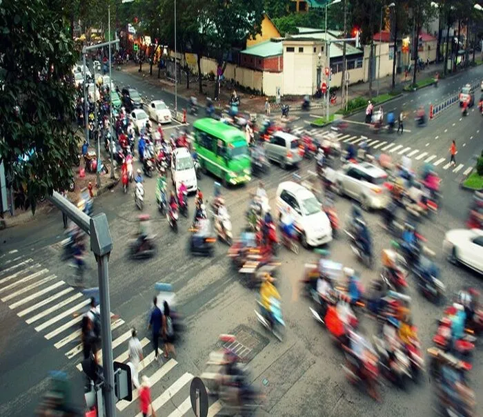 Traffic in Ho Chi Minh City: A Survival Guide to Saigon Traffic (2025)