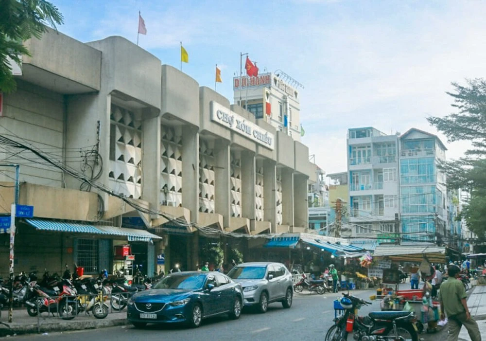 Chợ Xóm Chiếu Quận 4