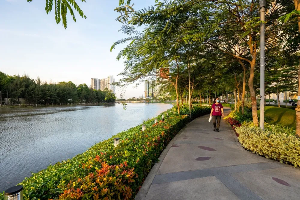 công viên hoa anh đào quận 7