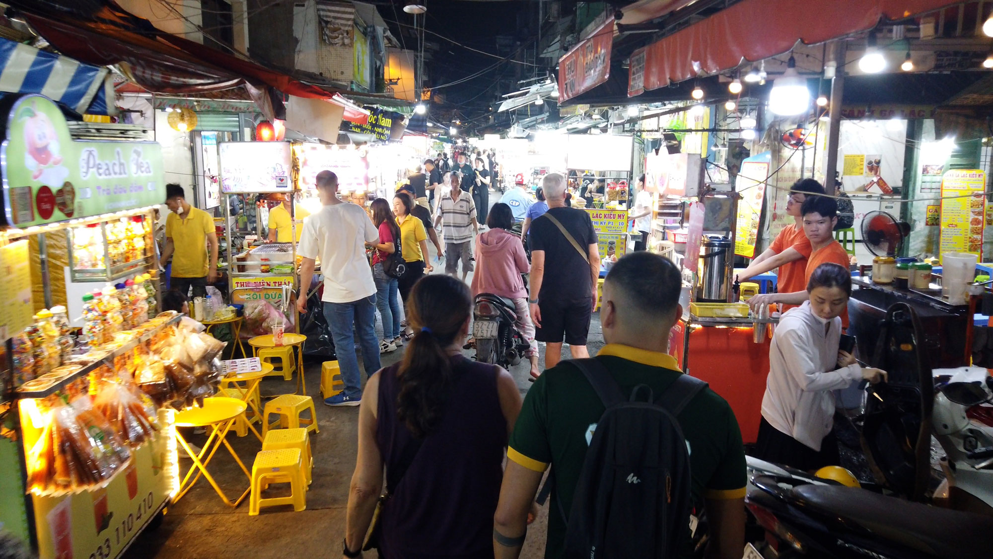 SAIGON VIBES & BITES