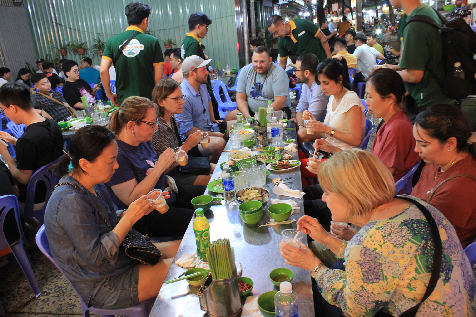 SAIGON VIBES & BITES