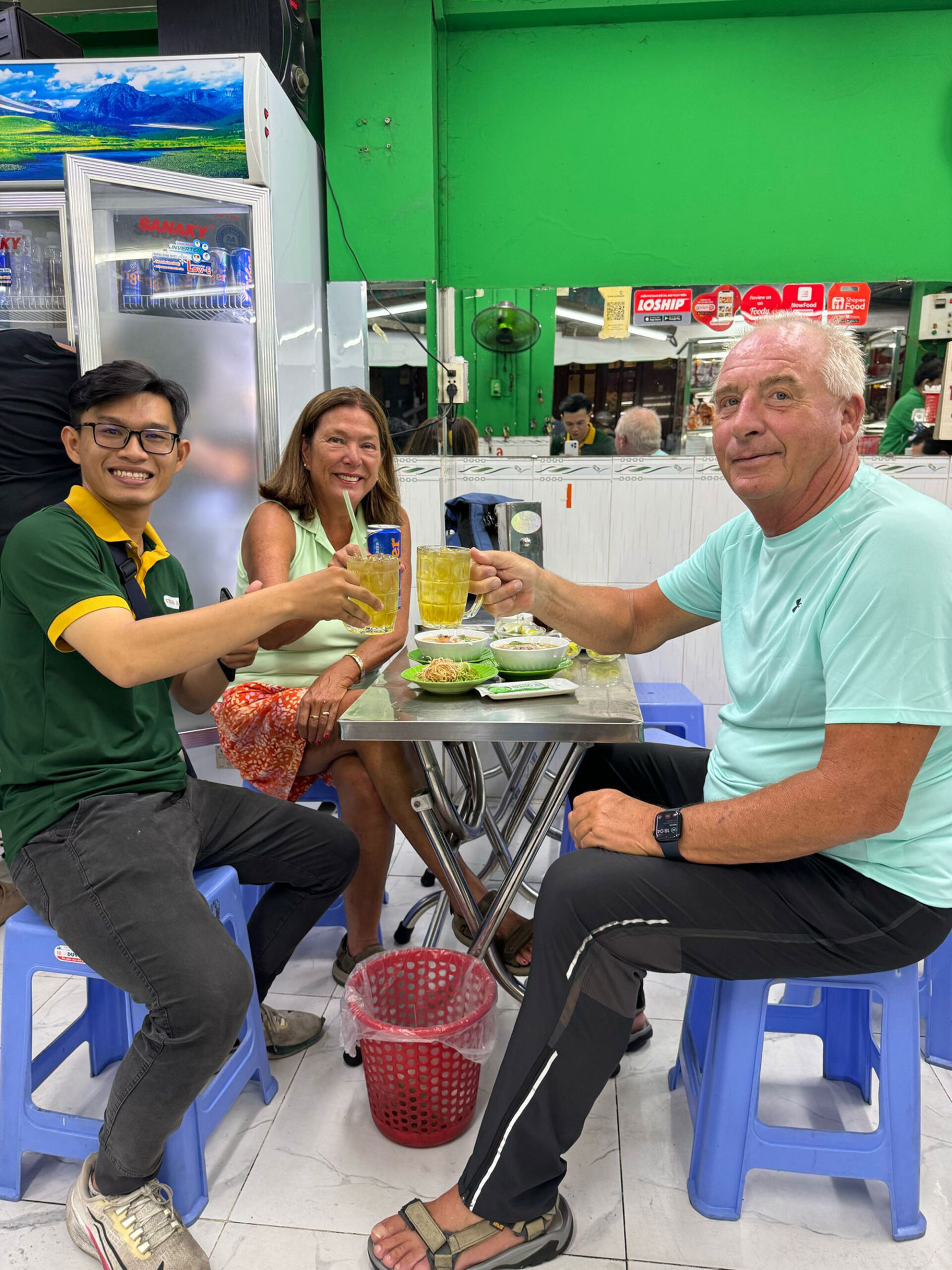 SAIGON VIBES & BITES