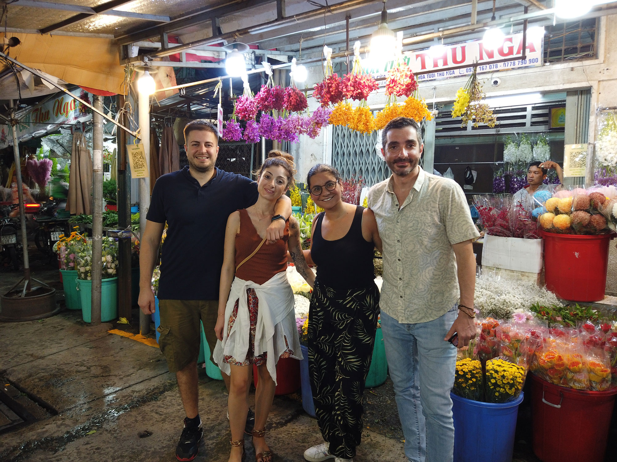 SAIGON VIBES & BITES