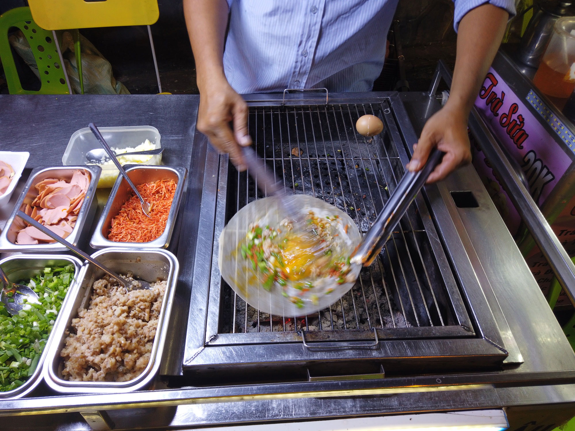 SAIGON VIBES & BITES