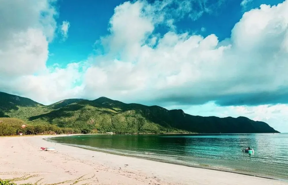 Bãi biển Côn Đảo