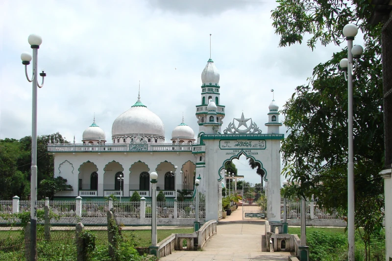 Islam in Vietnam: History, Culture and Muslim Communities